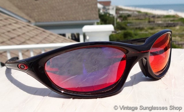 OAKLEY TWENTY XX | www.carmenundmelanie.at